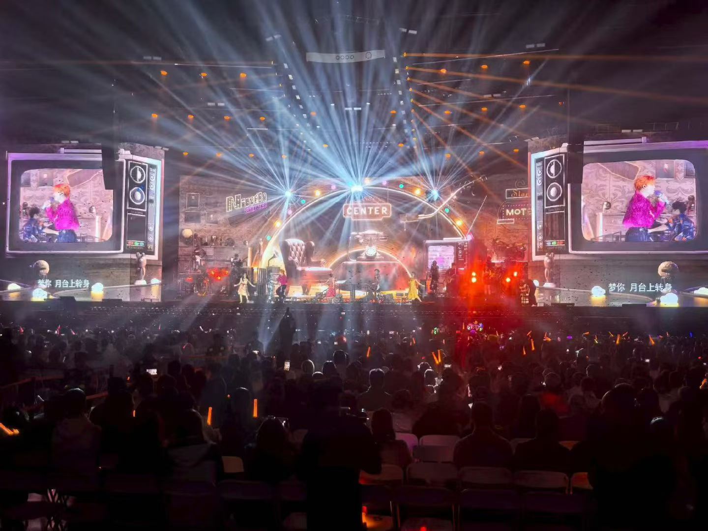 Fandy Su 2026 Tour Debuts in Hangzhou, XMLITE Lights Up the Stage